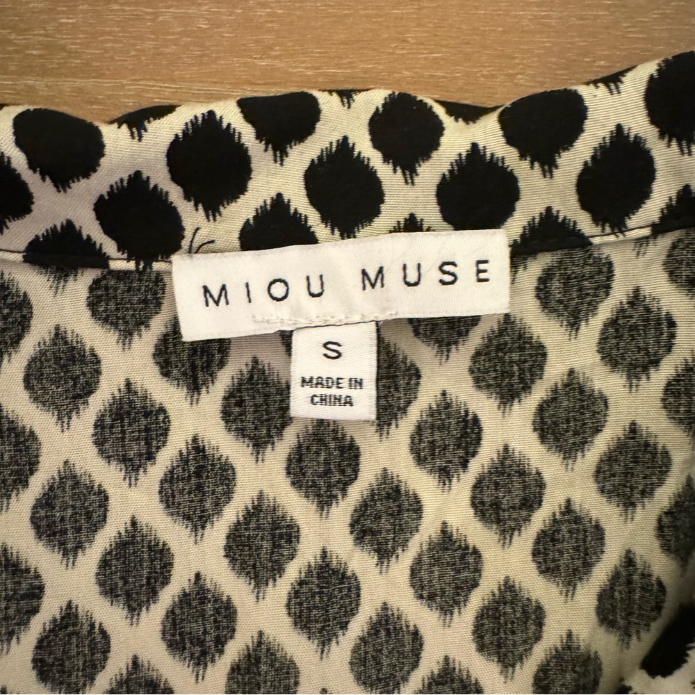 Miou Muse Chic Black and White Patterned Dress - Picture 4 of 11